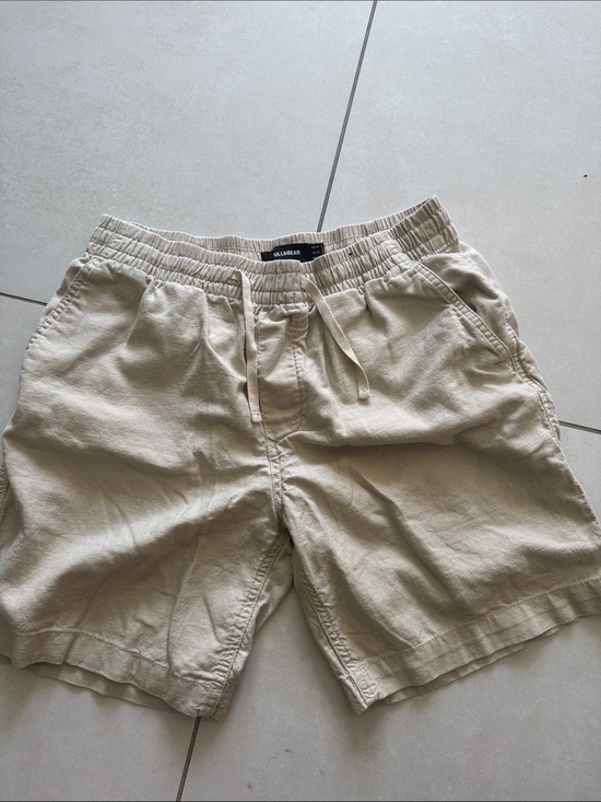 Pull&Bear Other - Pull&Bear Cream Elastic-Waist Shorts with Welt Back Pockets